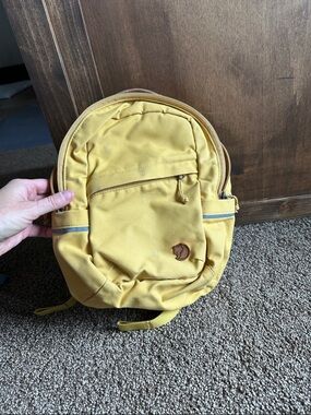 Fjällräven Raven  Kids Mini Backpack- G1000